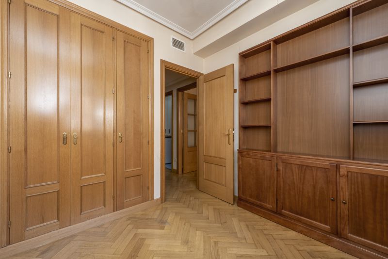 Built In Furniture Service in Woodbridge, VA